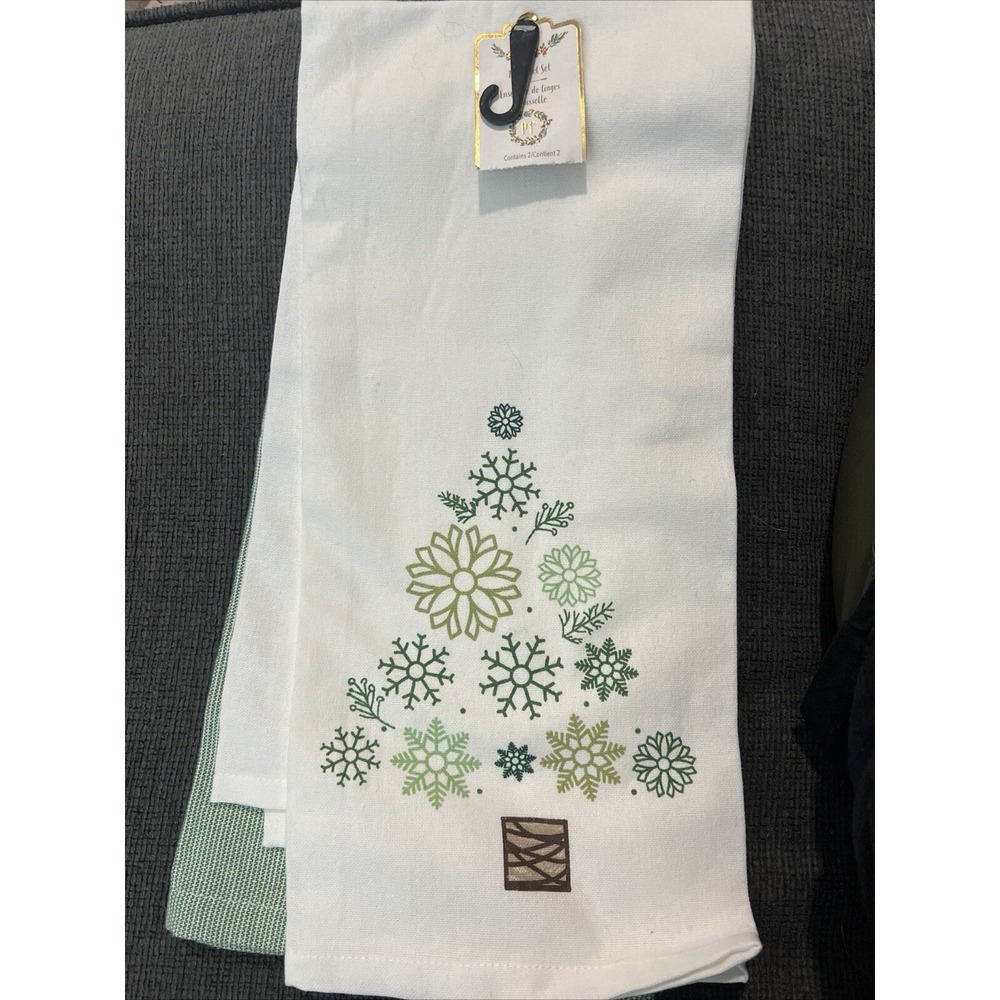 Pier 1 Imports Christmas Tea Towel Hand Towel Set Of 2, 20x30 Inches